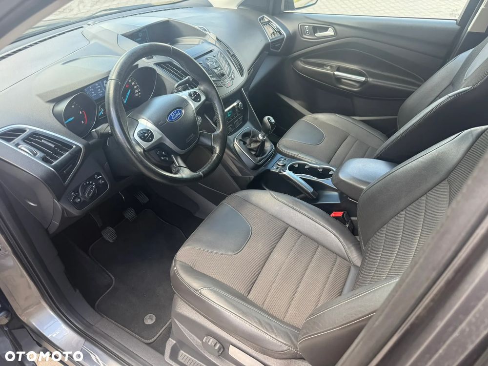 Ford Kuga 2.0 TDCi Titanium FWD - 29