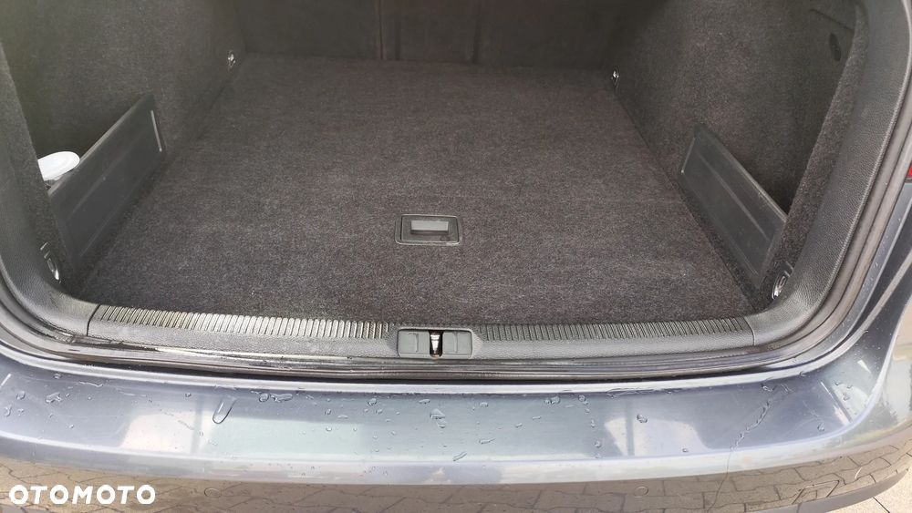 Volkswagen Passat 2.0 TDI Comfortline - 16