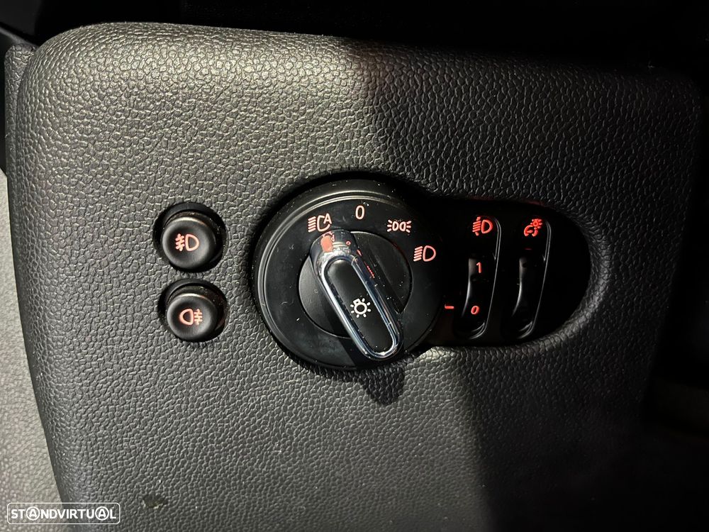 MINI 5 Portas Cooper D Seven Chili - 31