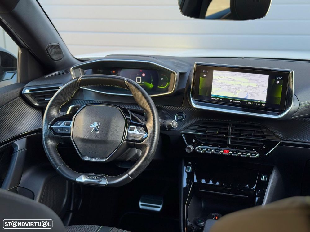 Peugeot 2008 1.2 PureTech GT Line EAT8 - 27