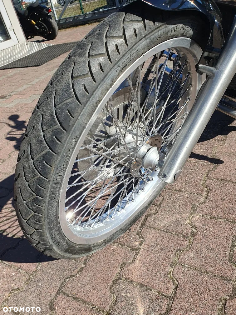 Suzuki Intruder - 8