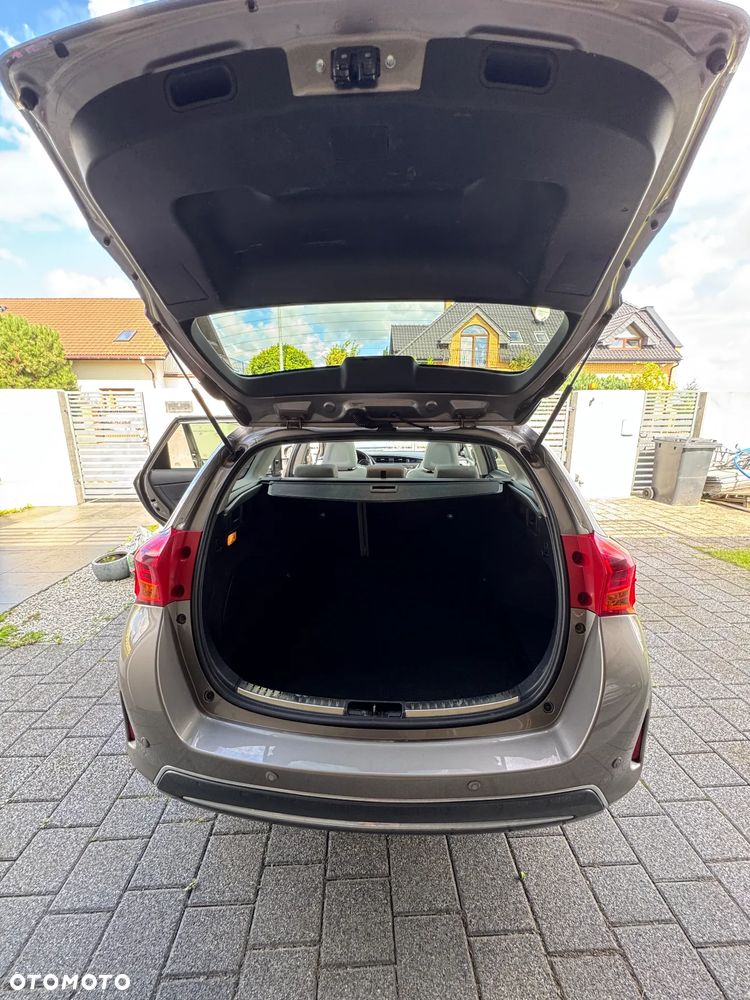 Toyota Auris Hybrid 135 Prestige - 8