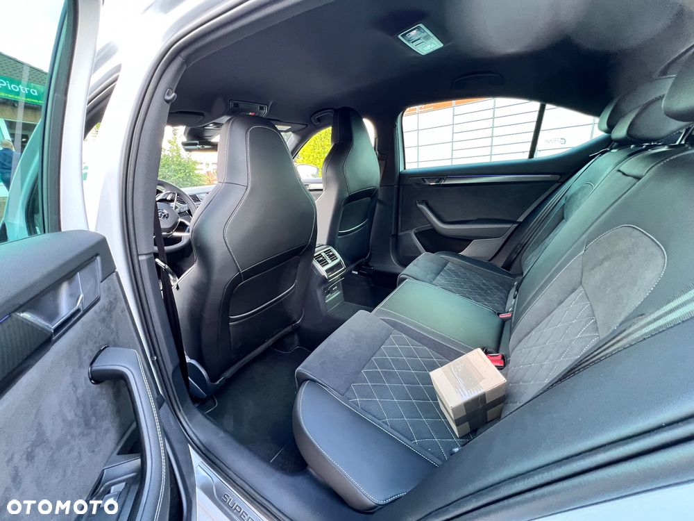 Skoda Superb 2.0 TDI SCR Sportline DSG - 7