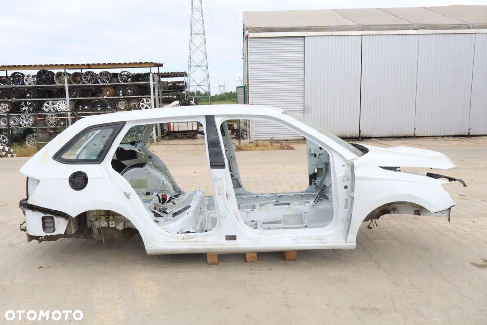 BŁOTNIK ĆWIARTKA PRAWY TYŁ SKODA FABIA III LIFT - 2