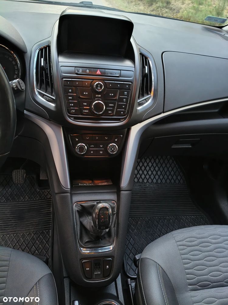 Opel Zafira - 10