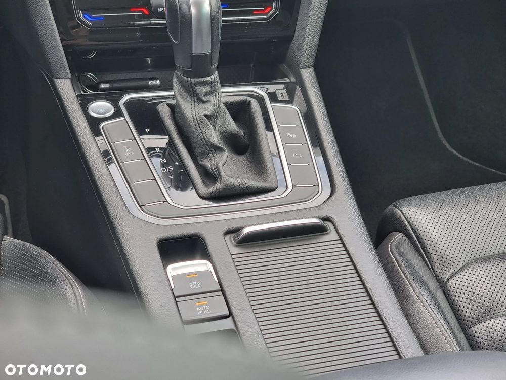 Volkswagen Passat 2.0 TSI Business DSG - 24