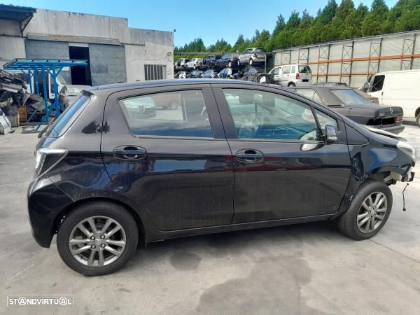 Para Peças Toyota Yaris (_P13_) - 2