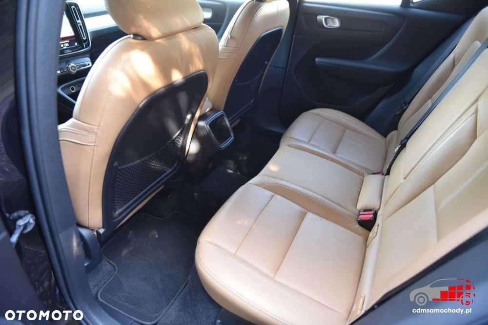 Volvo XC 40 - 18
