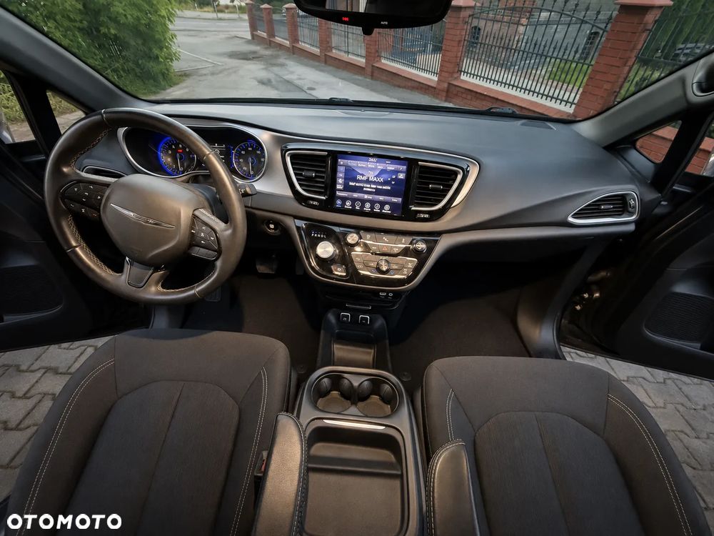 Chrysler Pacifica - 21