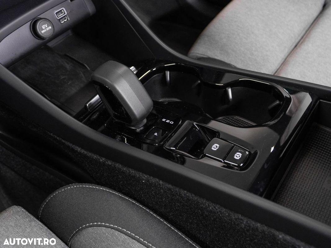 Volvo XC 40 - 22