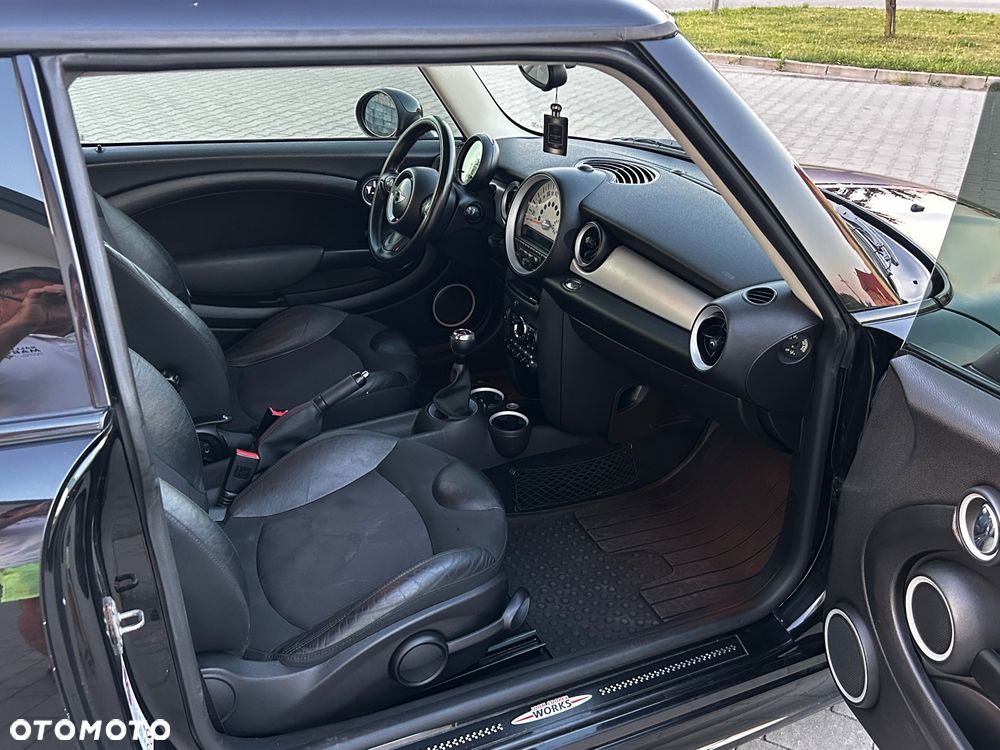 MINI Cooper Standard - 10