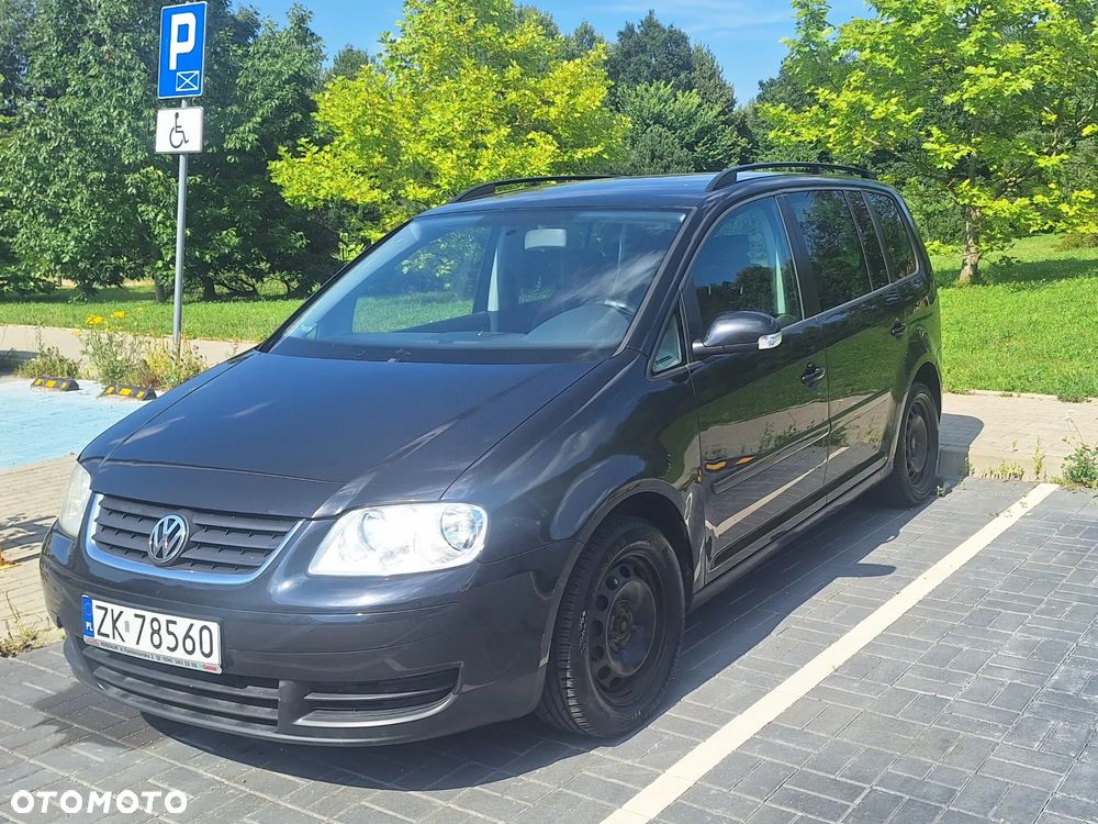 Volkswagen Touran - 1