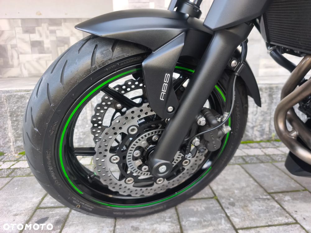 Kawasaki ER - 26