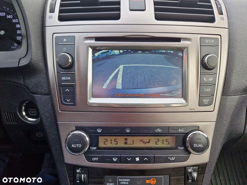 Toyota Avensis 1.8 Premium - 11