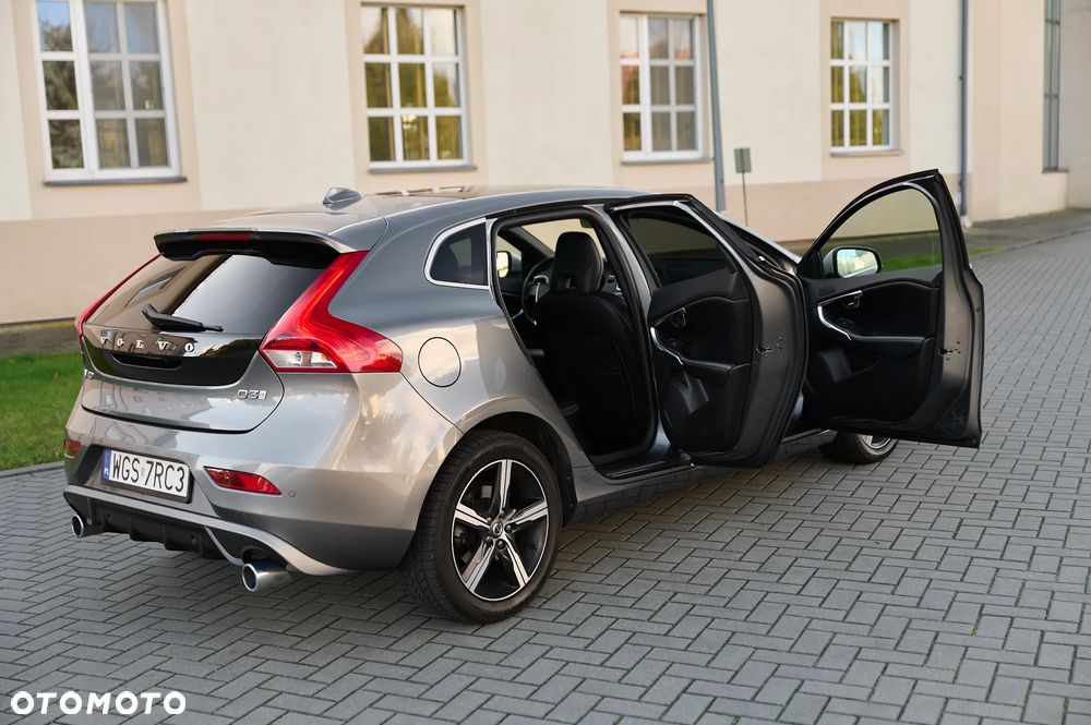 Volvo V40 D3 Geartronic RDesign - 20