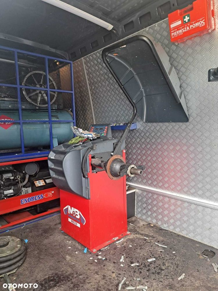 Iveco Daily | 3.0  180 KM | Mobilny serwis opon | - 18