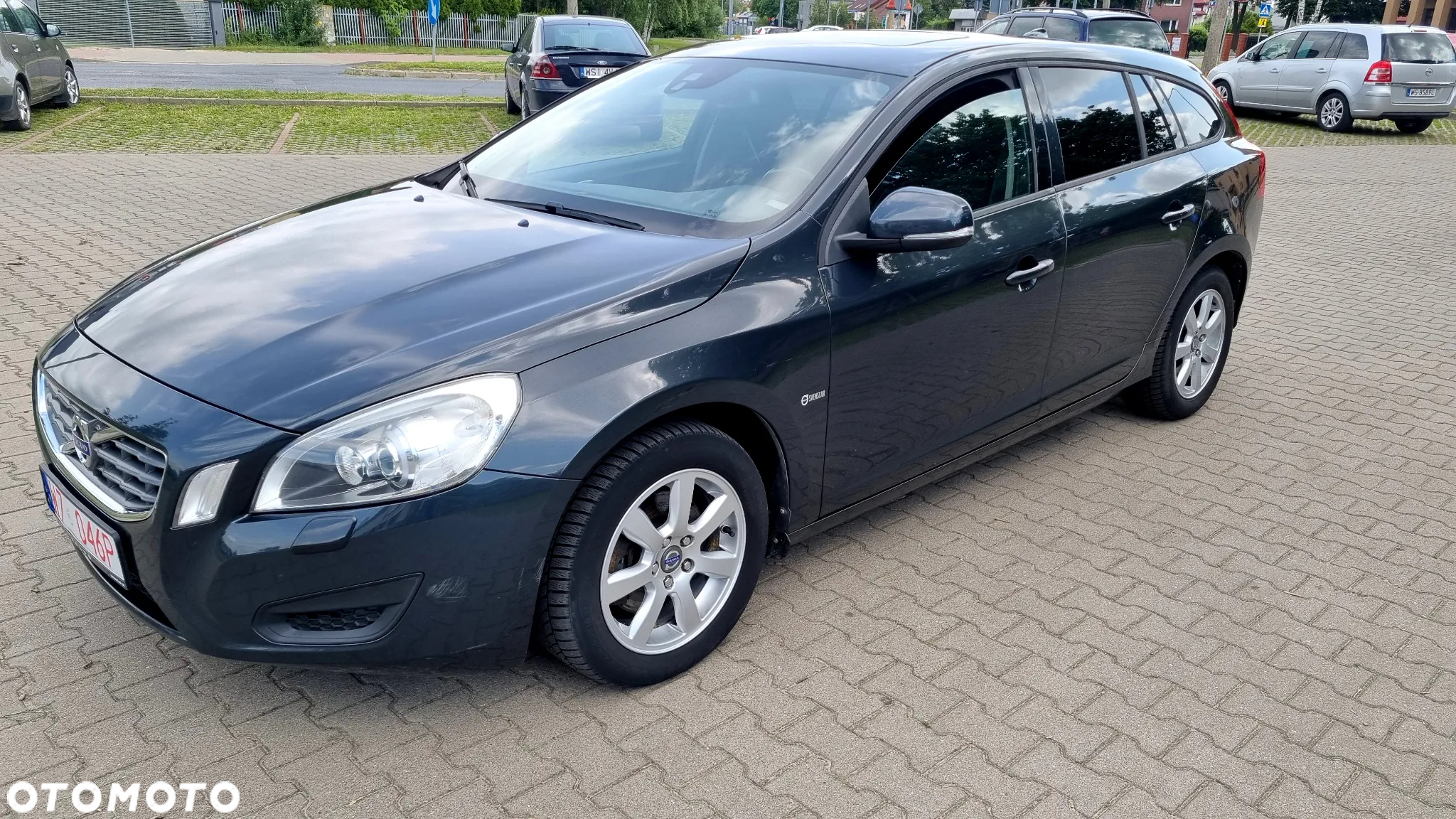 Volvo V60 D4 Momentum - 10