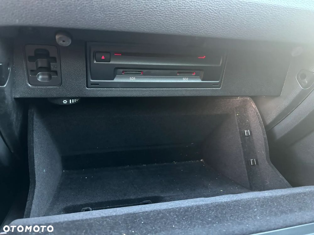 Volkswagen Passat - 13