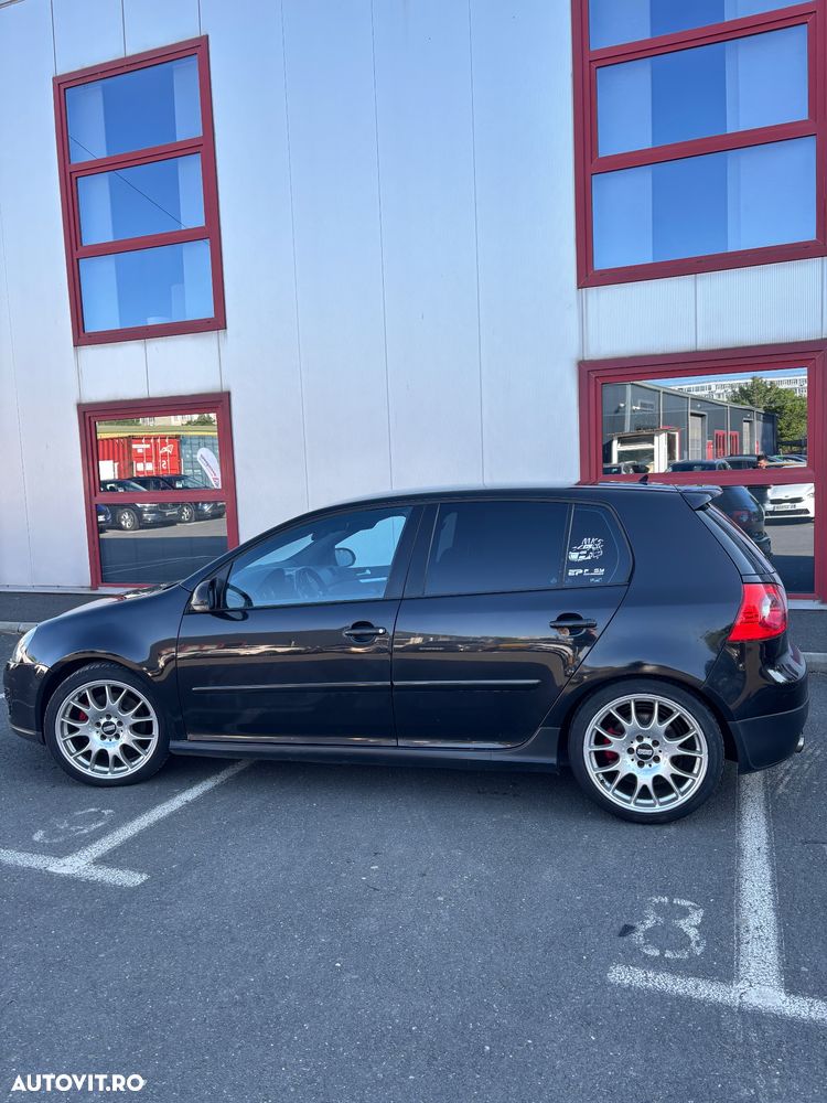 Volkswagen Golf 2.0 FSI GTI - 2