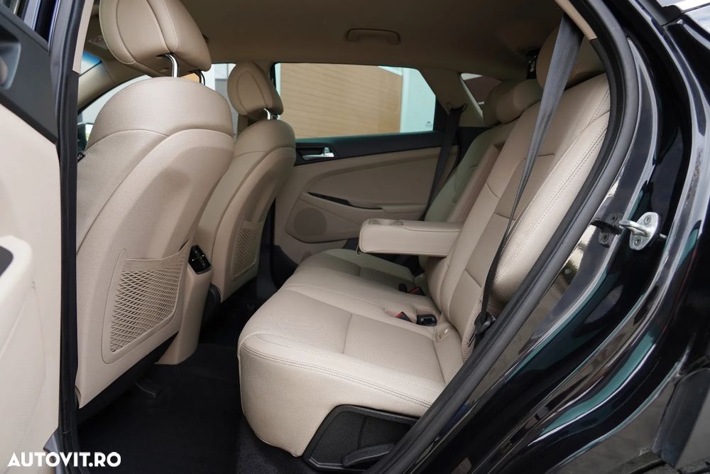 Hyundai Tucson 2.0 CRDI 4WD 6AT Premium+ - 9