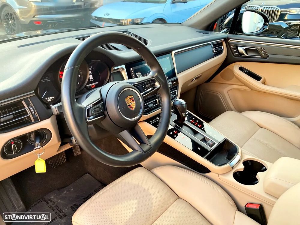 Porsche Macan Standard - 24