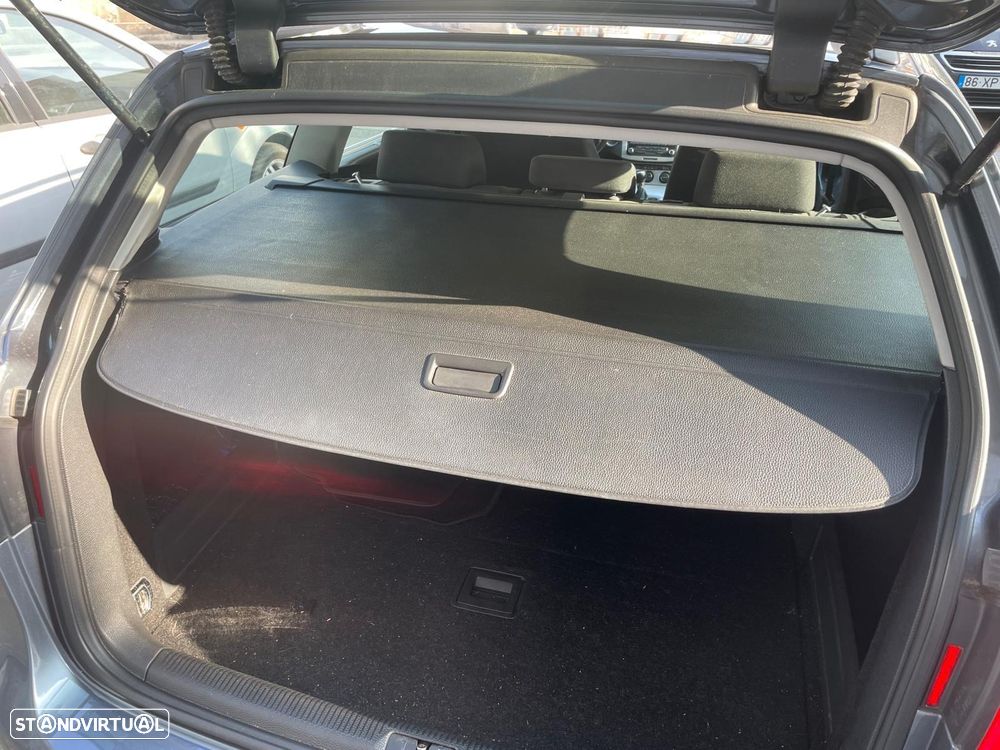 VW Passat Variant 2.0 TDI Confortline - 9