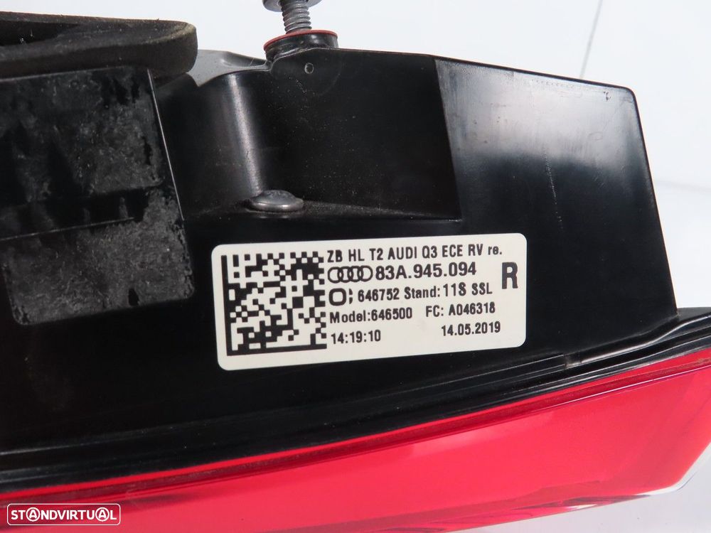 Farolim da mala LED Direito Usado / Original AUDI Q3 (F3B) 83A945094 - 4