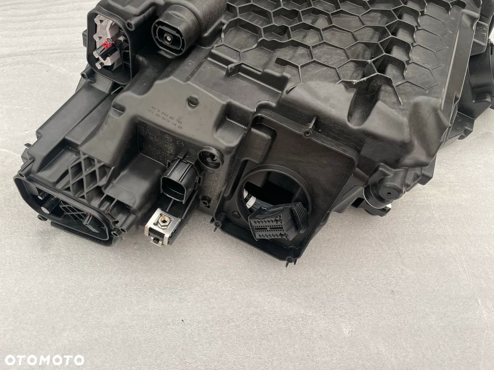 Audi E-Tron reflektor prawy matrix digital 4KE941036 - 6