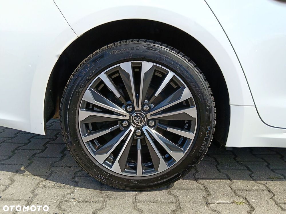 Toyota Corolla 1.8 Hybrid Style - 17