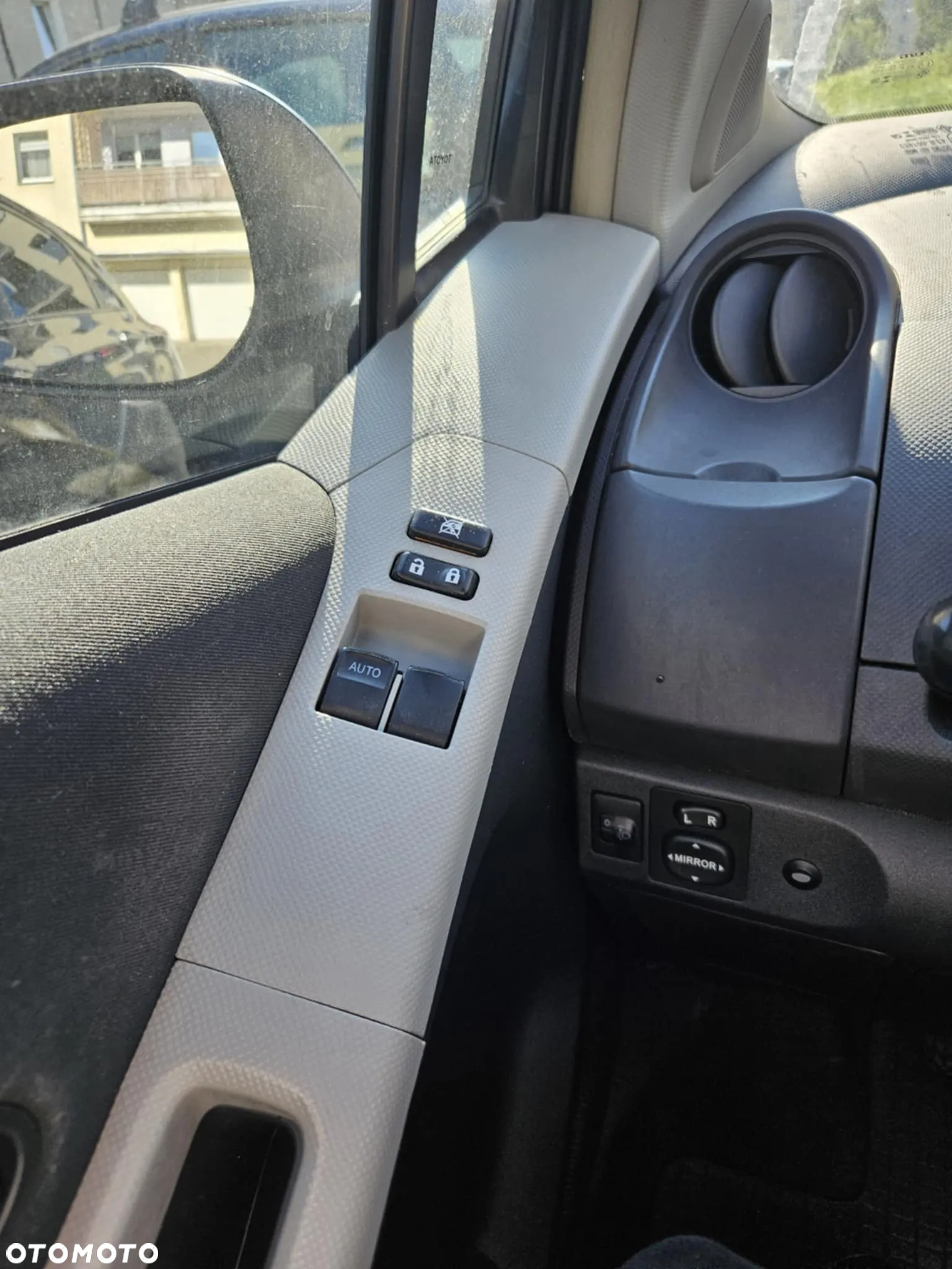 Toyota Yaris 1.0 Luna A/C - 4