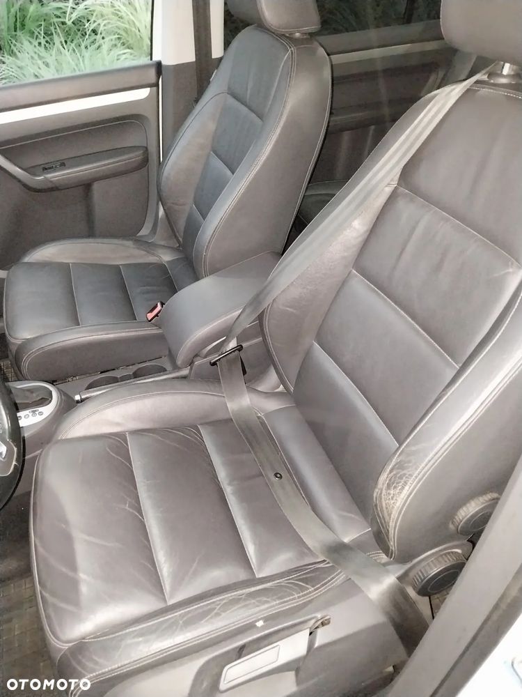 Volkswagen Touran 10-15 - 6