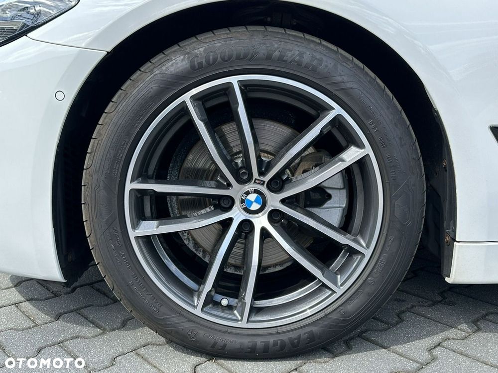 BMW Seria 5 520d xDrive mHEV M Sport sport - 5