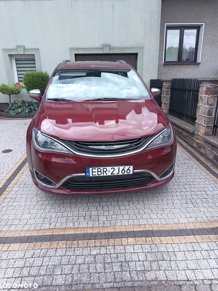 Chrysler Pacifica - 11