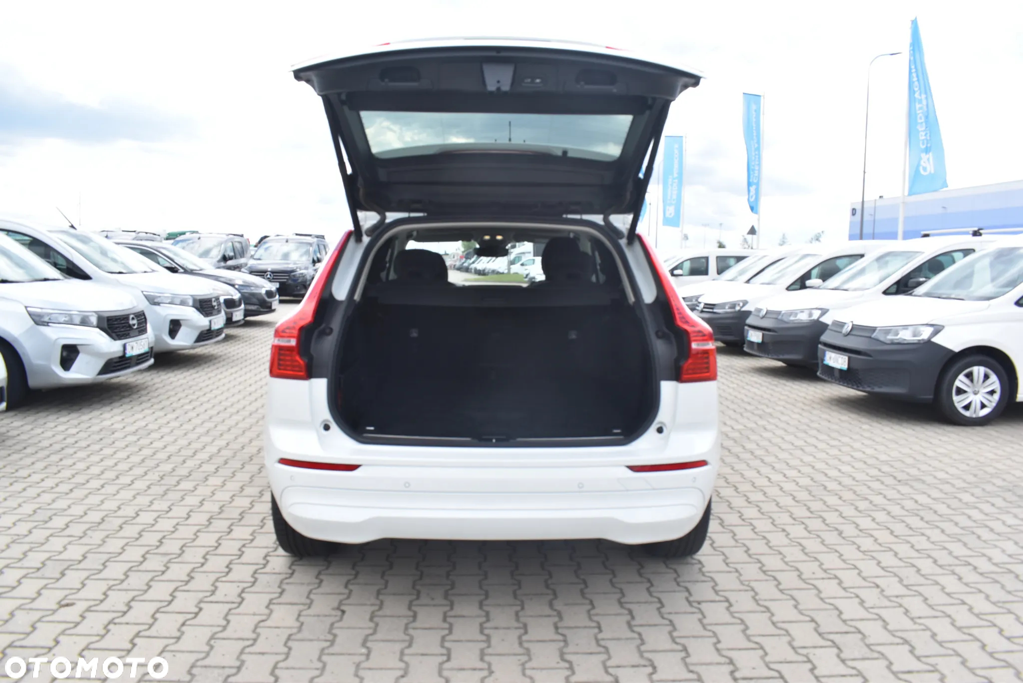 Volvo XC 60 B4 B Momentum Pro - 13
