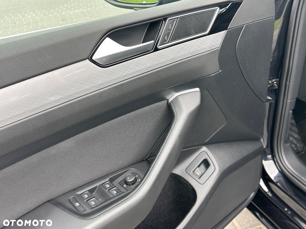 Volkswagen Passat 2.0 TDI SCR Comfortline DSG - 18