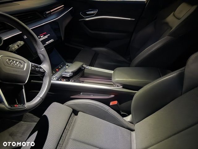 Audi e-tron - 12