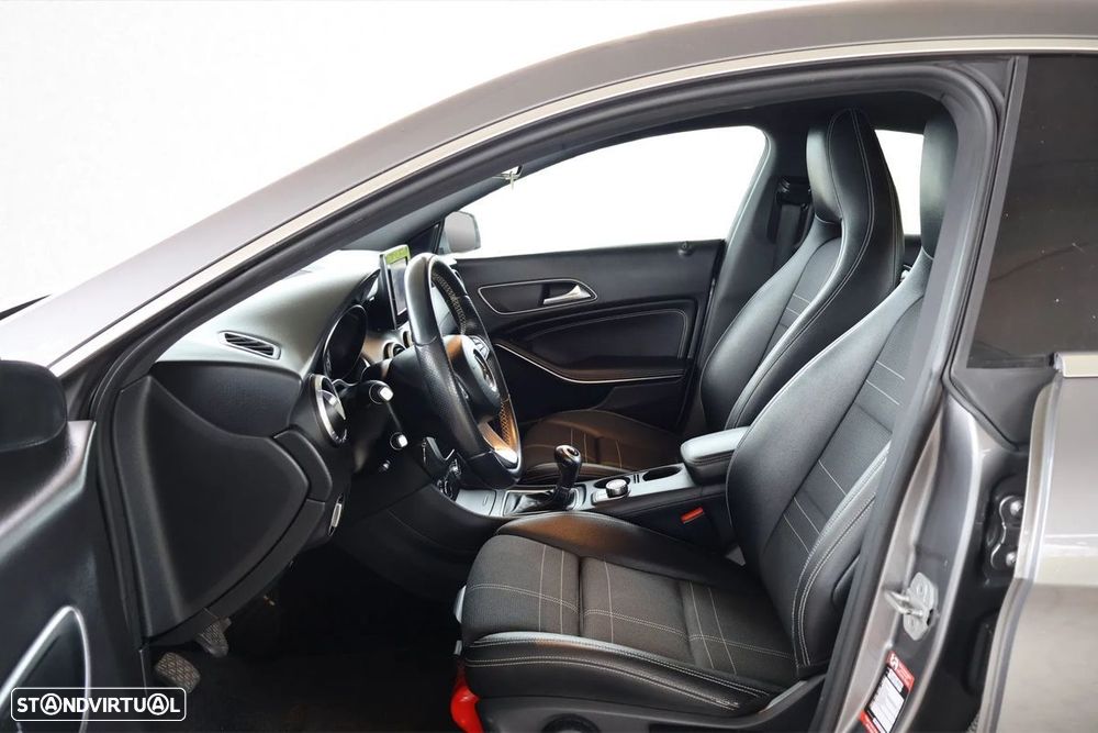 Mercedes-Benz CLA 180 - 9