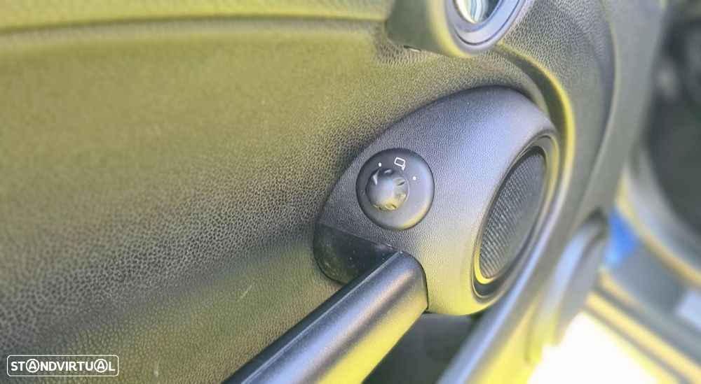 MINI 3 Portas One D - 8