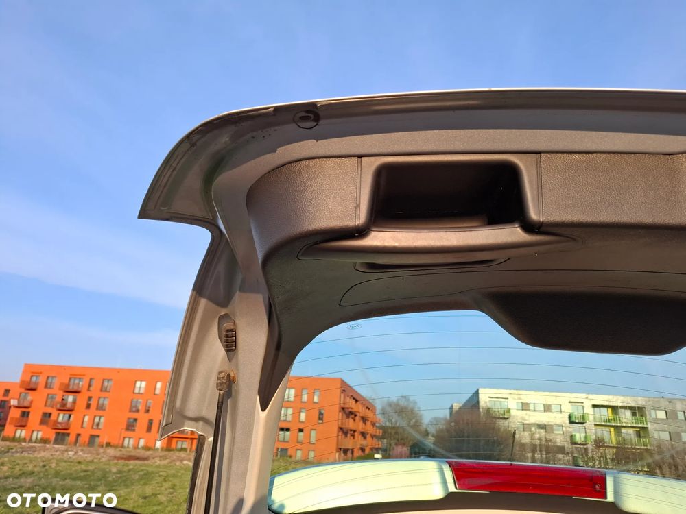 Ford Focus 1.6 TDCi DPF Ambiente - 35