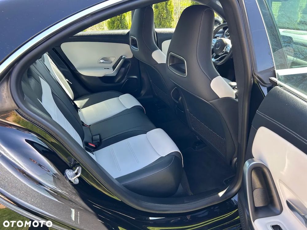 Mercedes-Benz CLA 200 7G-DCT Edition AMG Line - 32