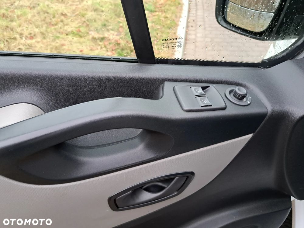 Renault Trafic - 18
