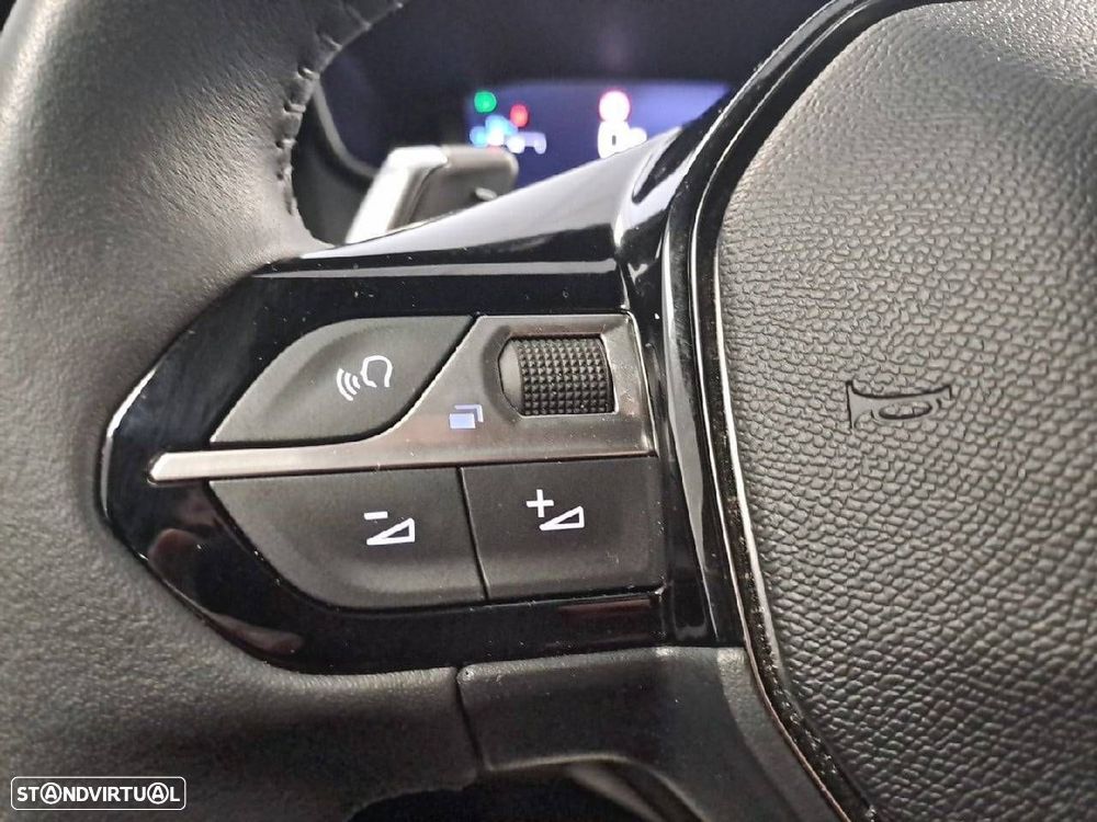 Peugeot 2008 1.2 Hybrid Allure e-DCS6 - 16