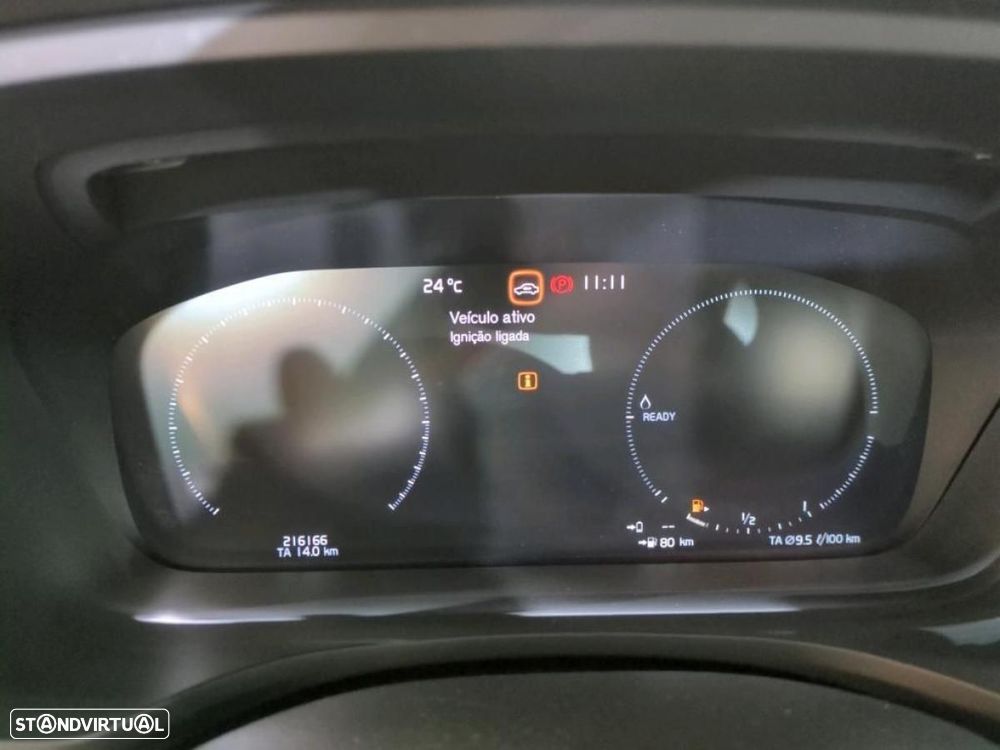 Volvo V60 2.0 T8 AWD TE Momentum Plus - 4