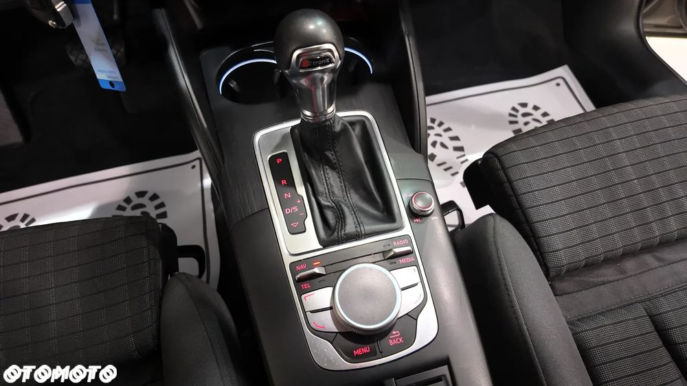 Audi A3 Sportback 1.6 TDI S tronic Ambiente - 30