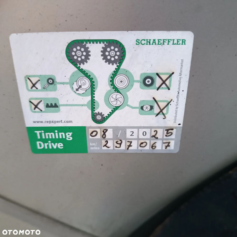 Volkswagen Passat 2.0 TDI Individual Chrom - 14