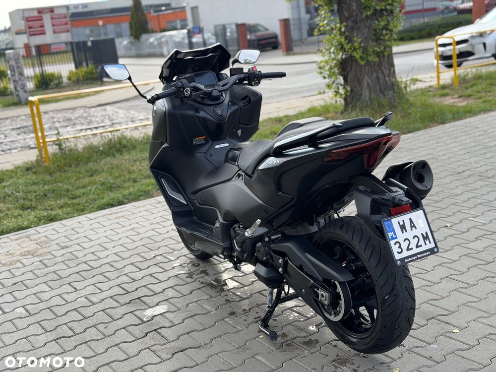 Yamaha Tmax - 5