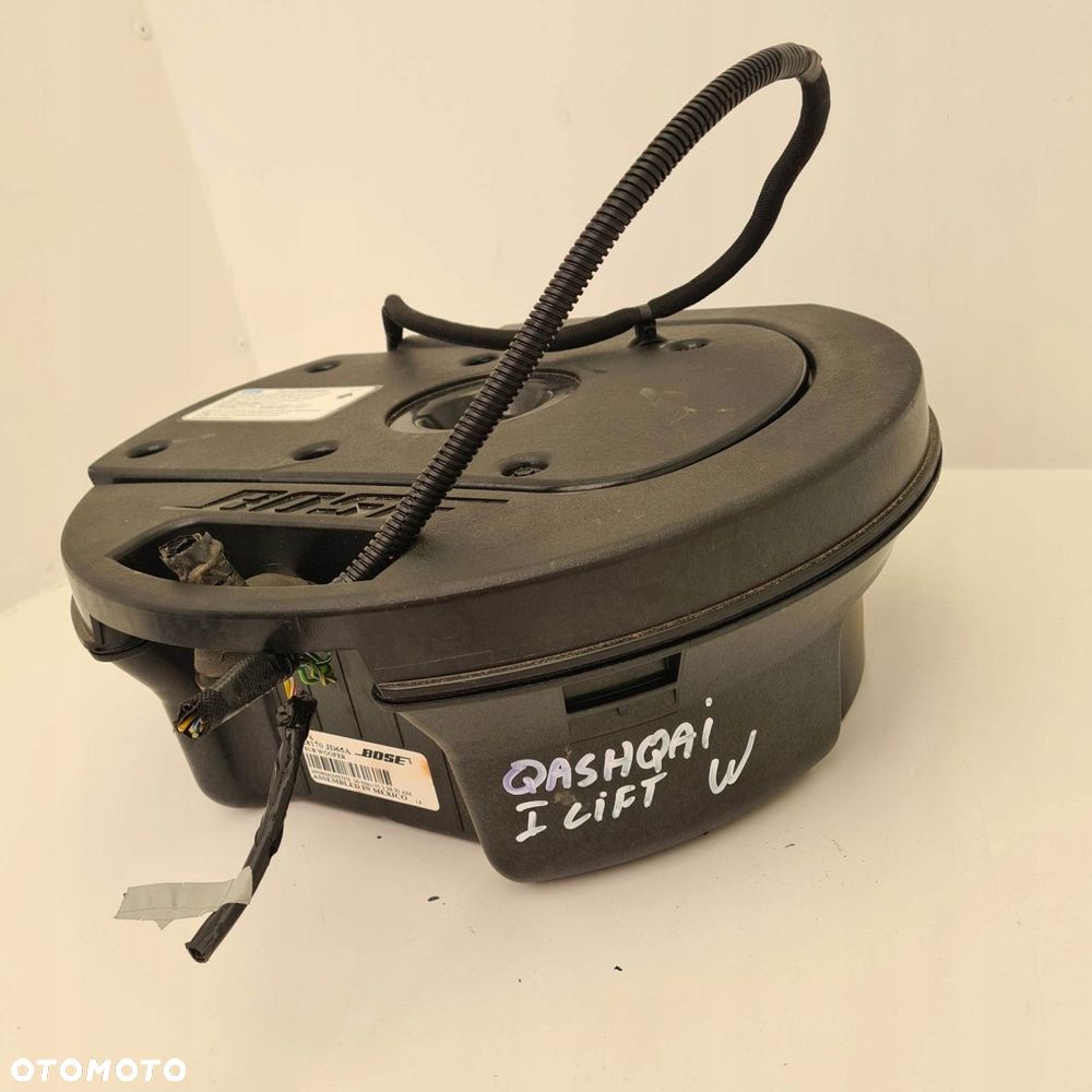 nissan qashqai j10 lift subwoofer bose basowy - 2