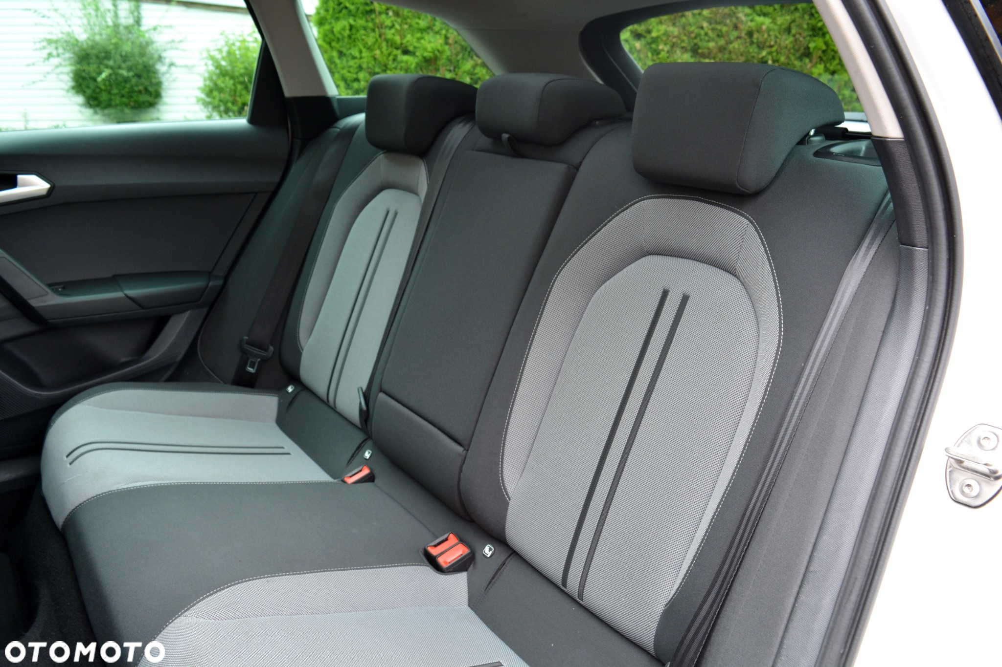 Seat Leon Sportstourer 2.0 TDI DSG Style - 21