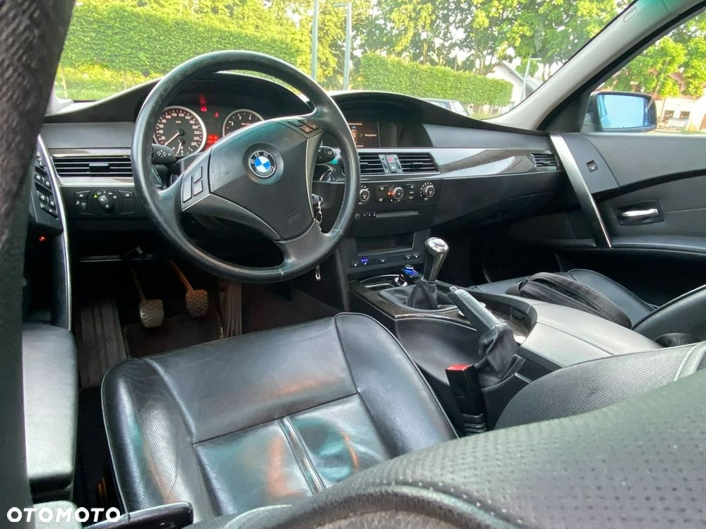 BMW Seria 5 545i - 5