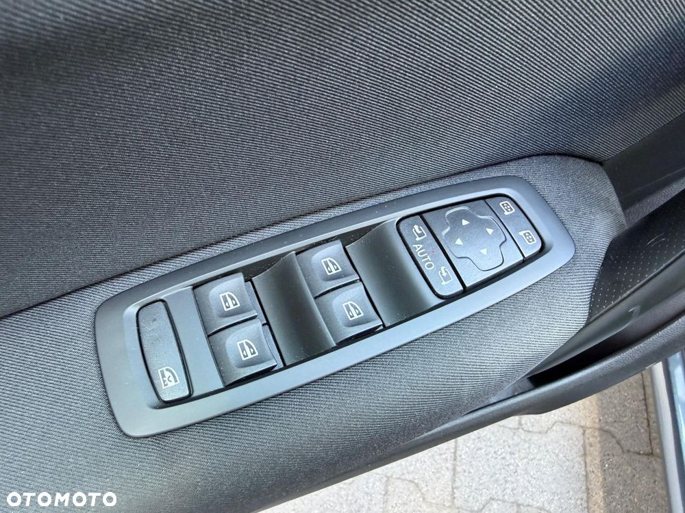 Renault Megane BLUE dCi 115 INTENS - 10